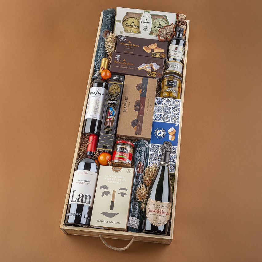 Gran Selección Gourmet DG-7 en Caja de Madera con Ibéricos 100% de Bellota