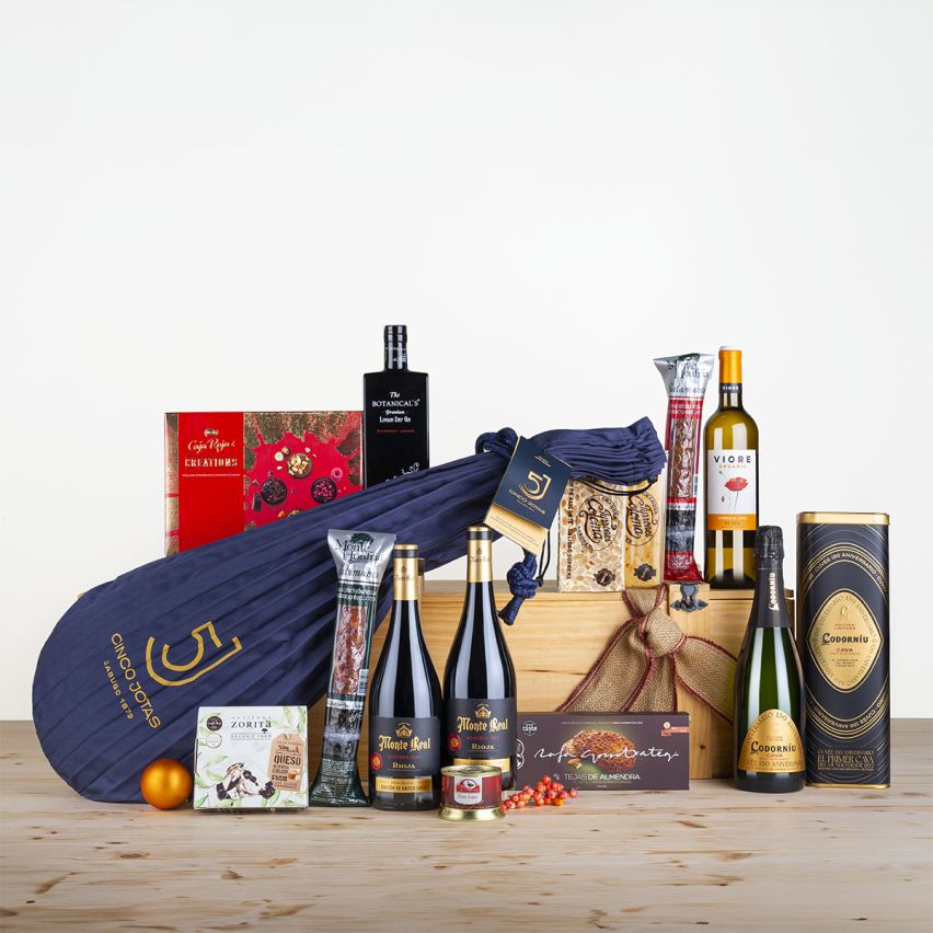 Cesta Navidad Arcón Gourmet con Paleta Cinco Jotas