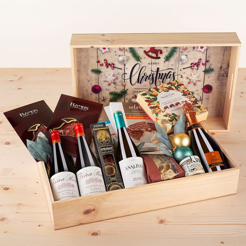 Cesta de Navidad Gourmet con Vino y Dulces navideños