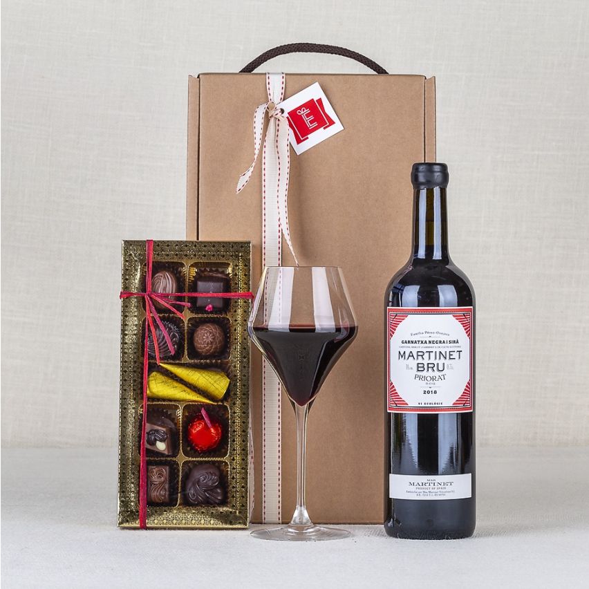 Estuche Vino Martinet y Bombones Artesanos