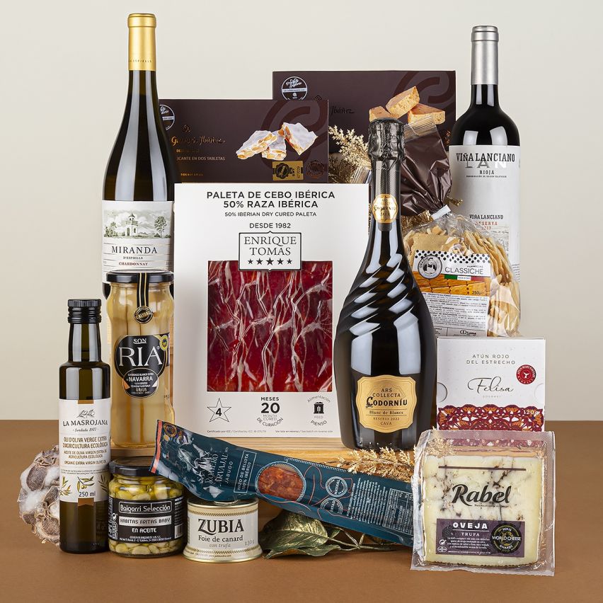 Lote de Navidad con Bodega Premium y Embutidos Gourmet