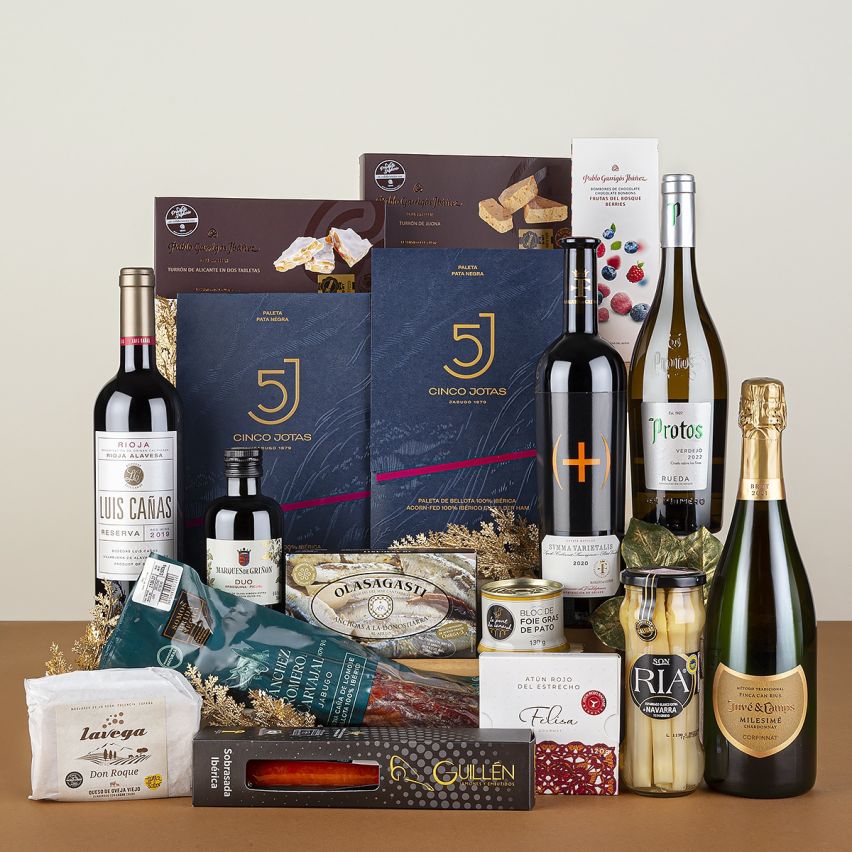Lote de Navidad Premium con Cava Corpinnat y Cinco Jotas