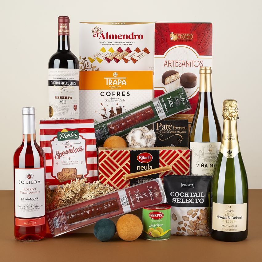 Lote de Navidad Gourmet con Cava, Vinos y Embutidos Ibéricos