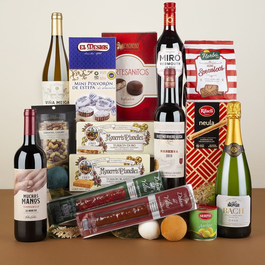 Lote de Navidad Gourmet con Cava Bach, Vermut e Ibéricos