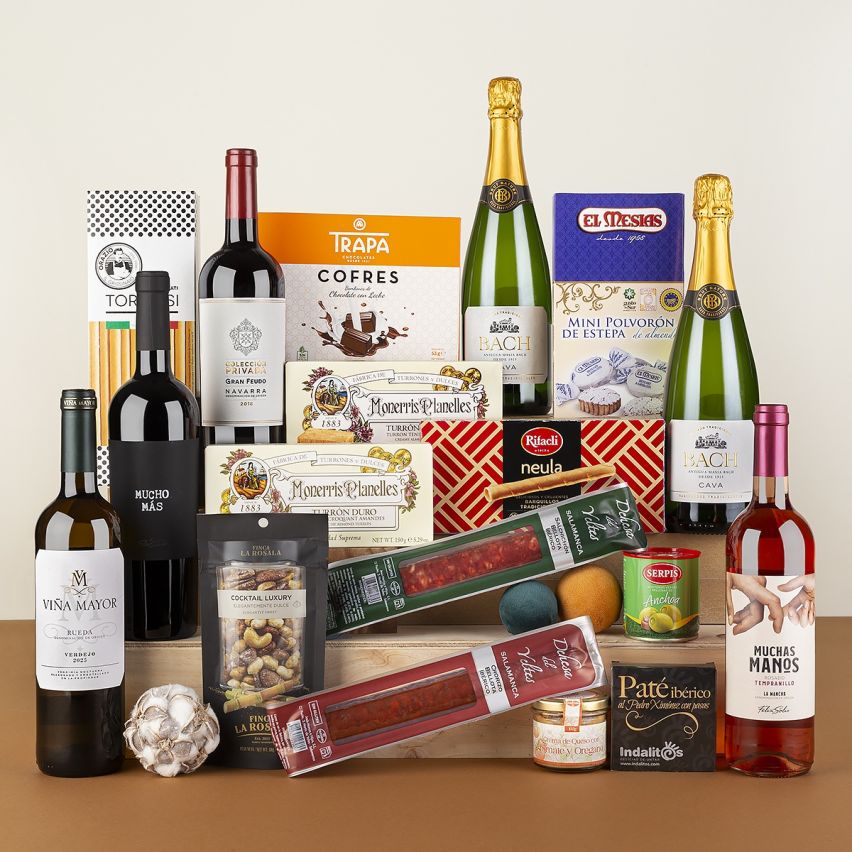 Lote de Navidad Gourmet con Doble Cava Bach y Aperitivos Gourmet