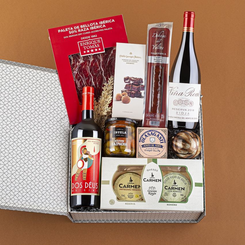Delibox 6 con Paleta de Bellota Enrique Tomás, Vermut y Quesos Carmen