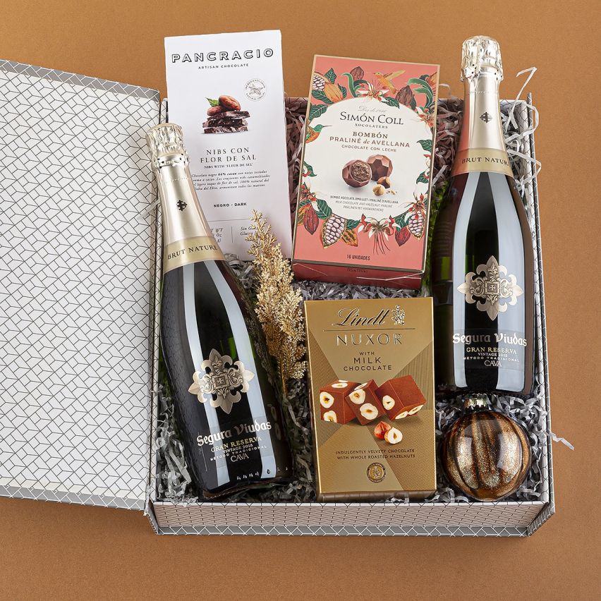 Lote regalo Gourmet DeliBox 2 con Chocolate Lindt y Cava Segura Viudas