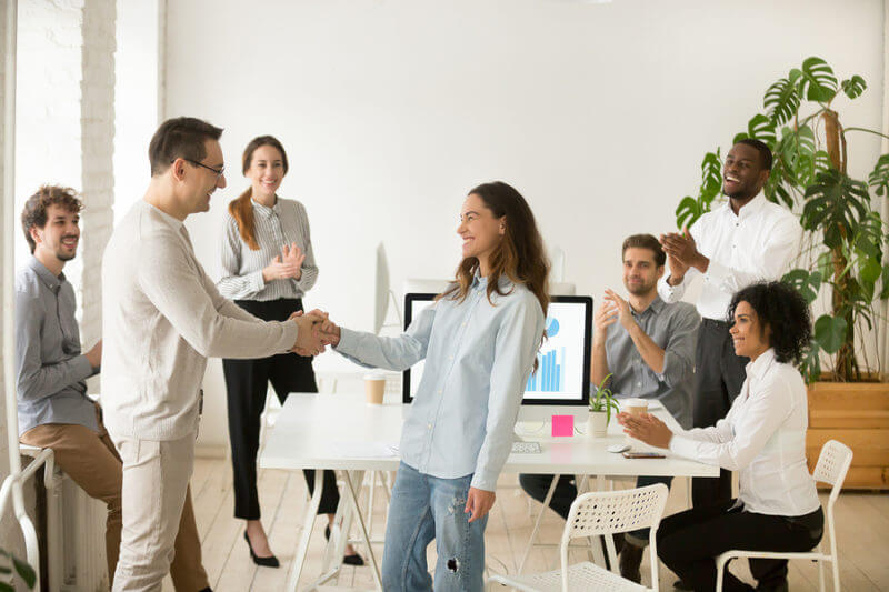 Beneficios de premiar a los trabajadores con lotes Gourmet